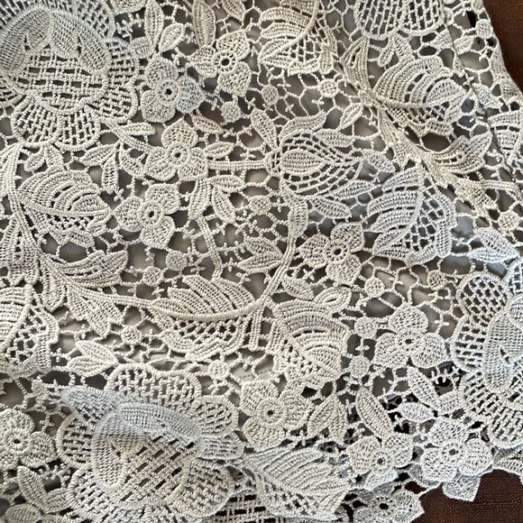 Gold Hawk grey lace shorts - Picture 2 of 3